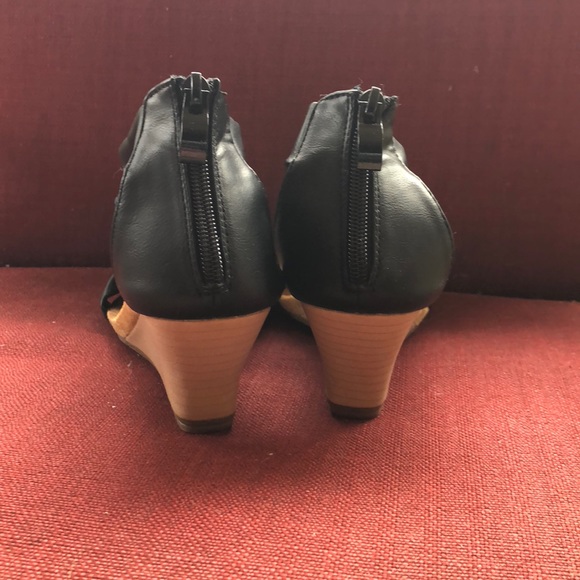 Brand new sandals wedge black roses - Picture 3 of 4